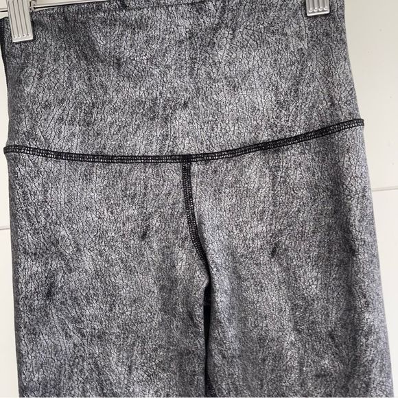 Alo Yoga Airbrushed High Waisted Leggings Silver Black - Picture 3 of 7